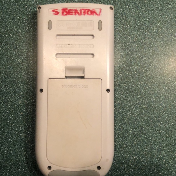 TI-84 plus silver edition calculator - Picture 4 of 4